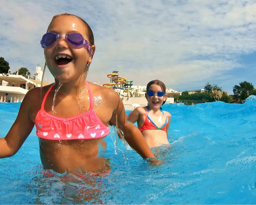 media.Piscina_onde_al_Parco_Acquatico_Atlantica_Cesenatico_biglietti_ingresso_gratuiti_Vacanze_Club_Family_Hotel_Rimini_Village