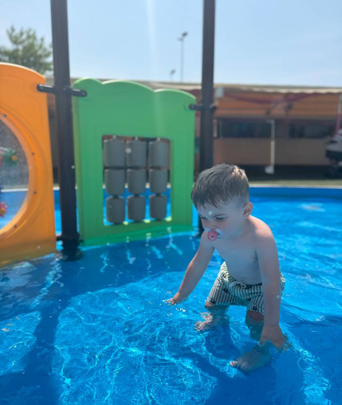 media.gallery_piscina_bimbi_3_cfh_rimini_village