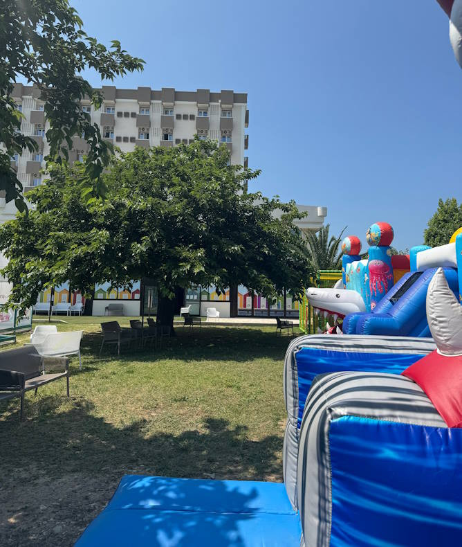 media.gallery_gardino_giochi_gonfiabili_cfh_rimini_village