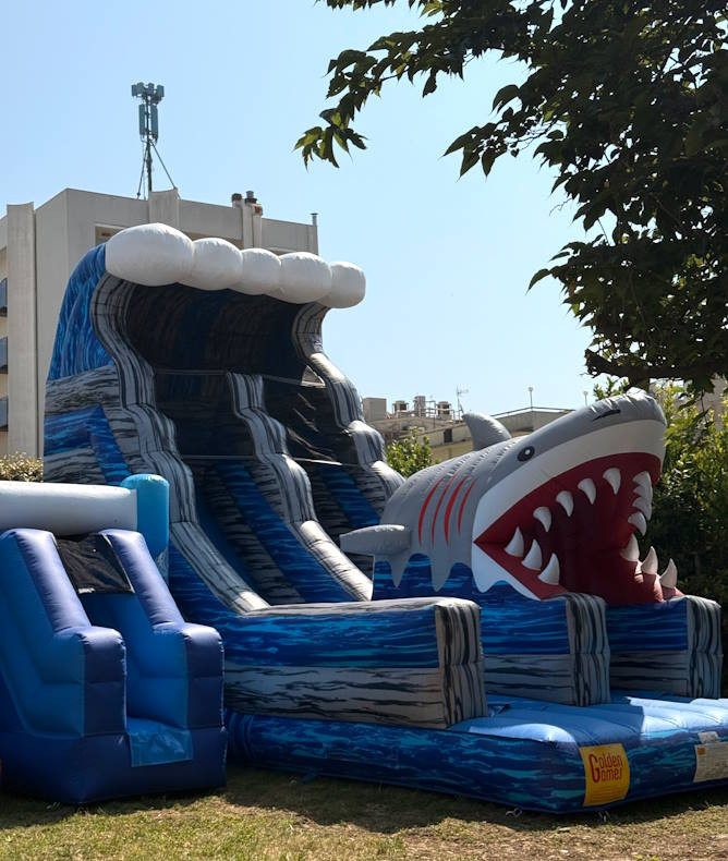 media.gallery_gonfiabili_in_giardino_cfh_rimini_village