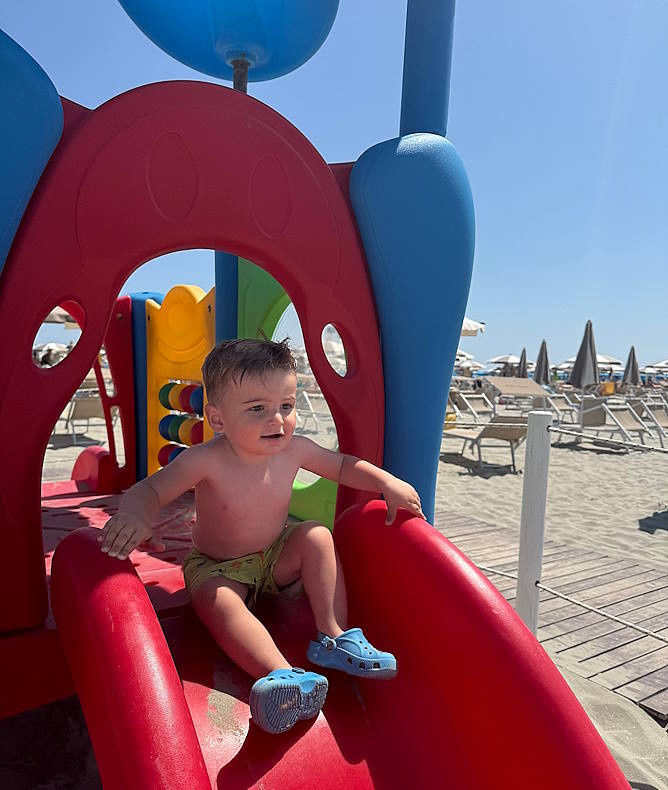 media.gallery_giochi_in_spiaggia_2_cfh_rimini_village