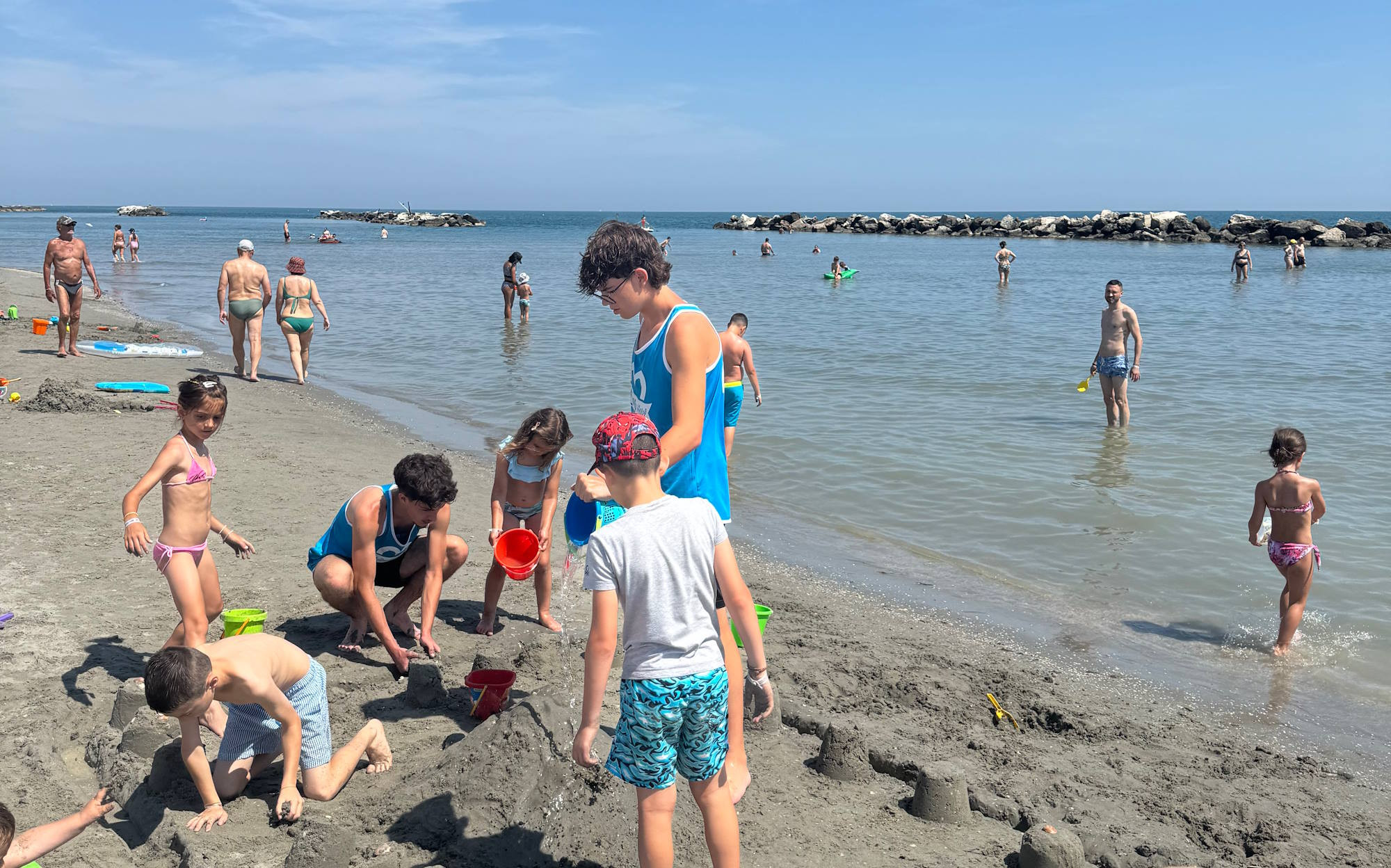 media.slide_animazione_giochi_in_spiaggia_cfh_rimini_village